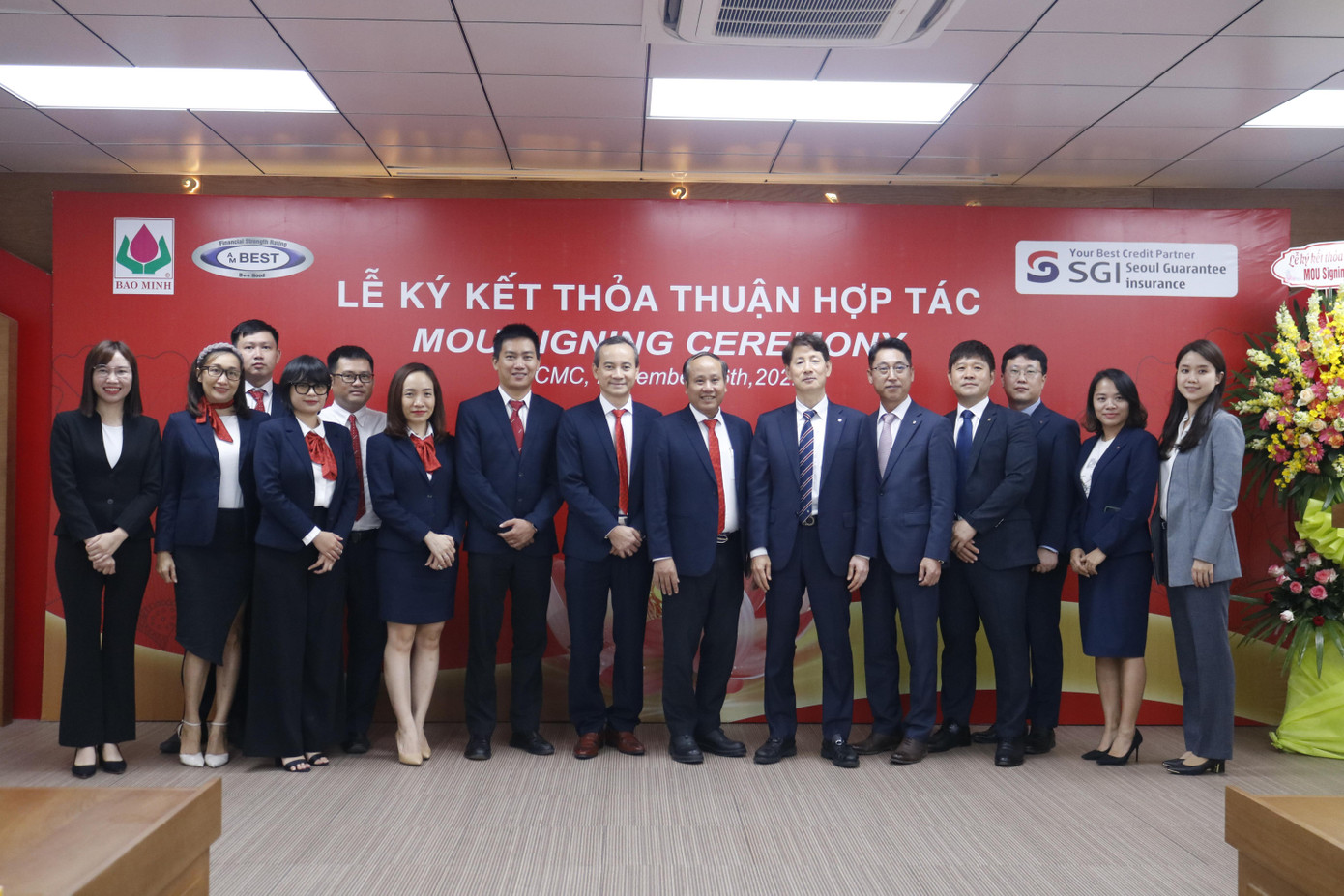 Bảo Minh &amp; SGI chụp ảnh lưu niệm sau lễ ký kết