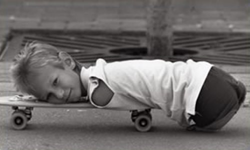 Nick Vujicic lúc bé - Ảnh do First News cung cấp