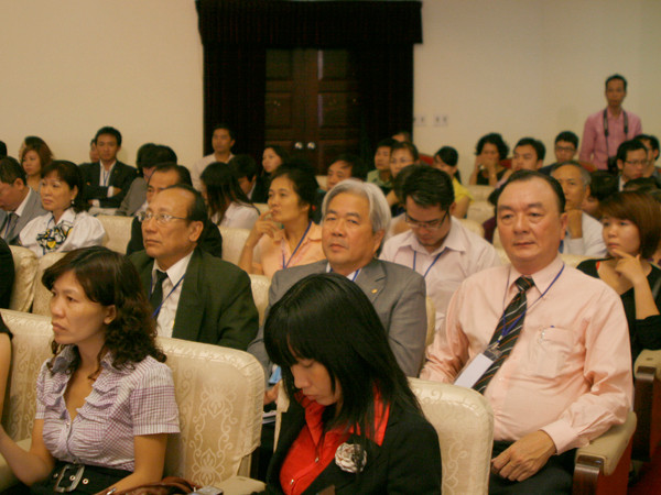Nhiều doanh nhân có mặt tại hội nghị