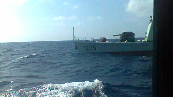 Tàu Trung Quốc 1239 có trang bị pháo đang áp sát tàu của ngư dân Lý Sơn 