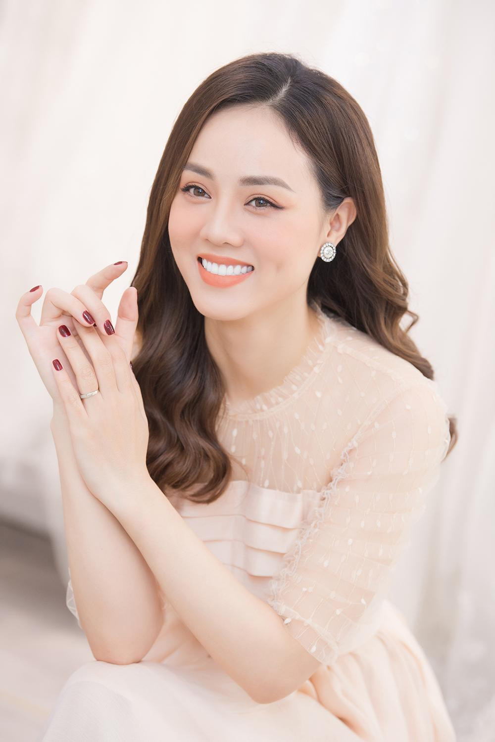 Người đẹp hy vọng ông xã sẽ sớm hồi phục hoàn toàn để quay trở lại với công việc.