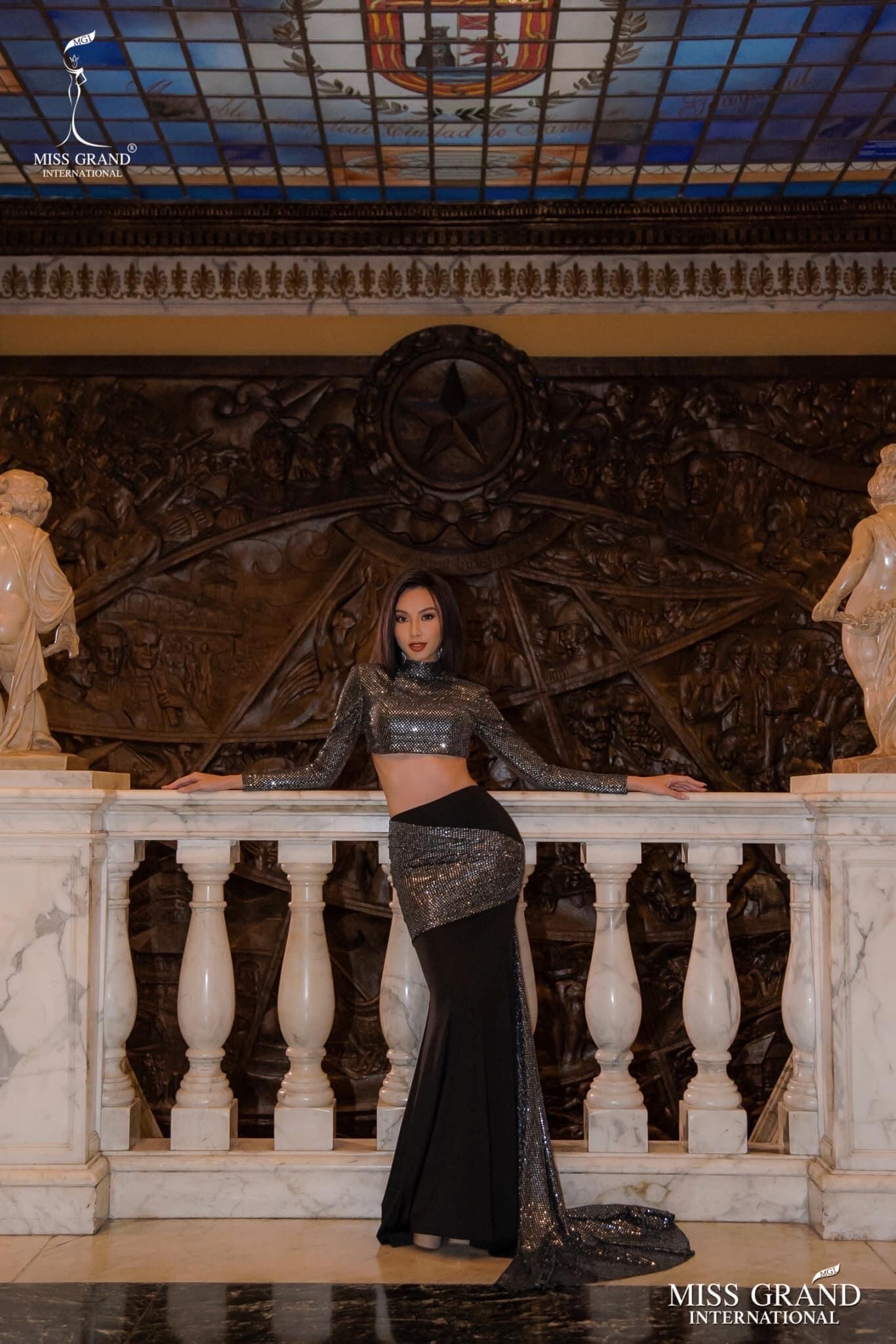 Không còn mái tóc dài tha thướt trước đó, Thuỳ Tiên bất ngờ xuất hiện với mái tóc ngắn ngang vai đầy cá tính.