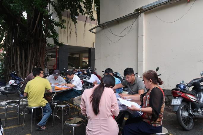 Các khách hàng nộp đơn tố cáo Công ty Alibaba