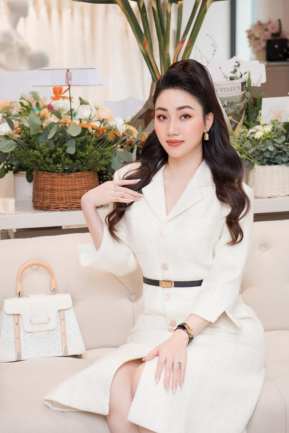 Á hậu Trà My ngày càng xinh đẹp và quyến rũ.