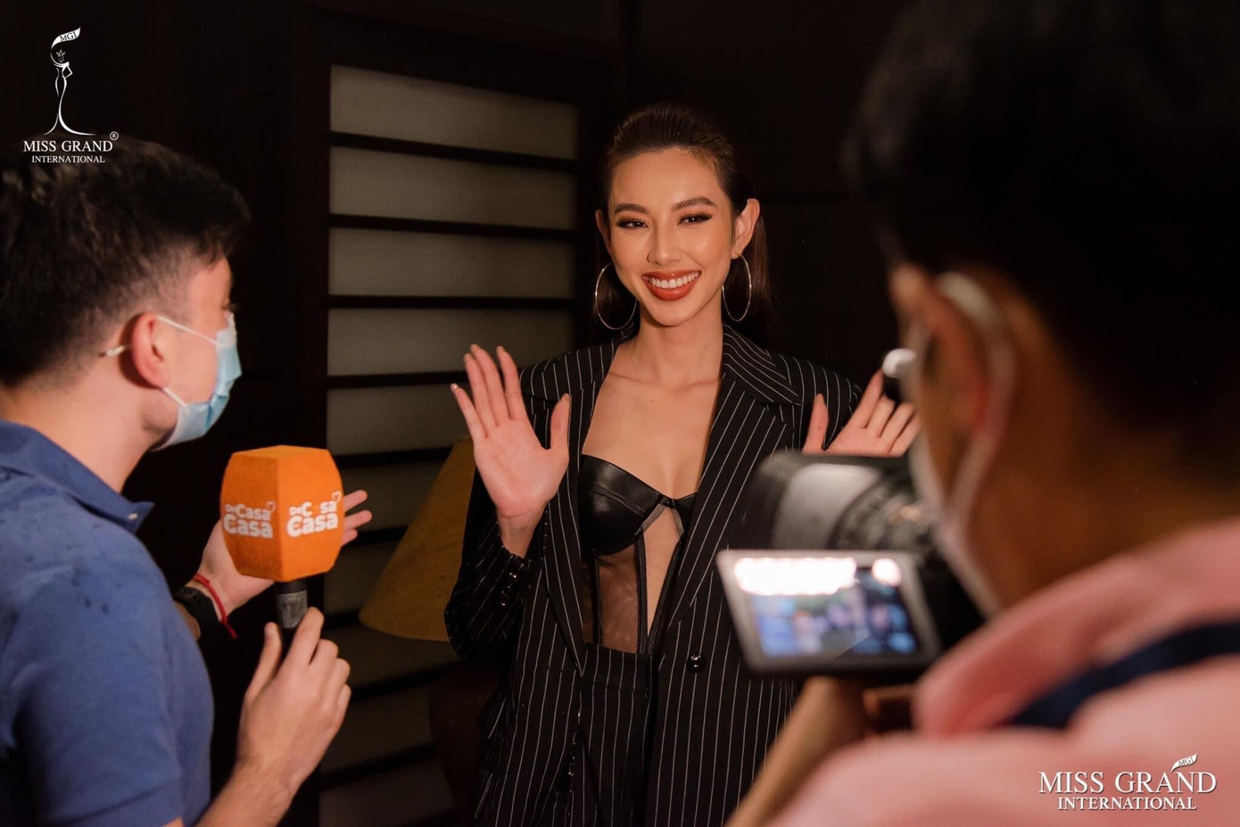 Cô được báo chí và truyền thông Ecuador rất quan tâm và 'săn đón'.