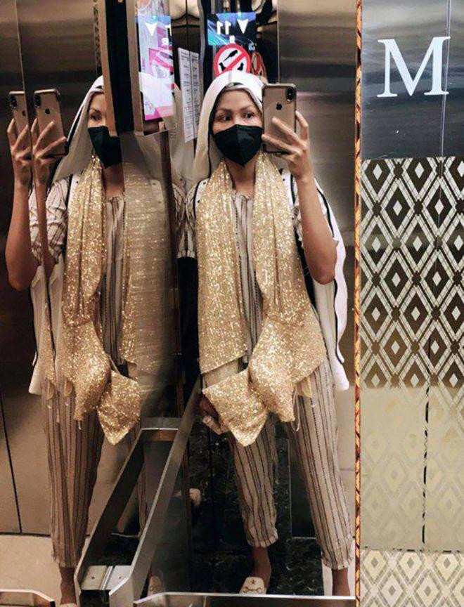 Trước các event, H'Hen Niê thường xuất hiện với diện mạo cực kỳ giản dị, chân chất.