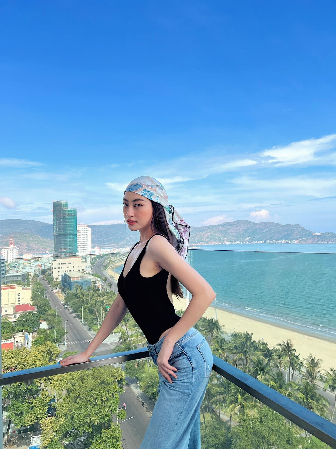 Người đẹp khiến fans trầm trồ khi khoe đường cong thon thả, quyến rũ. Người đẹp khiến fans trầm trồ khi khoe đường cong thon thả, quyến rũ.