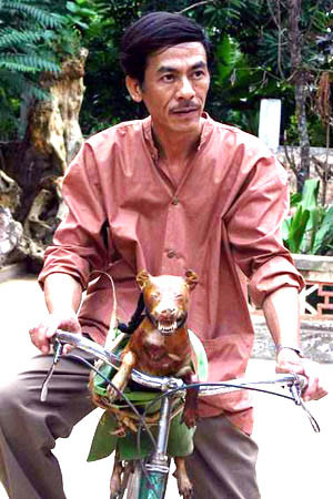 NSƯT Bùi Bài Bình trong phim Ma làng NSƯT Bùi Bài Bình trong phim Ma làng