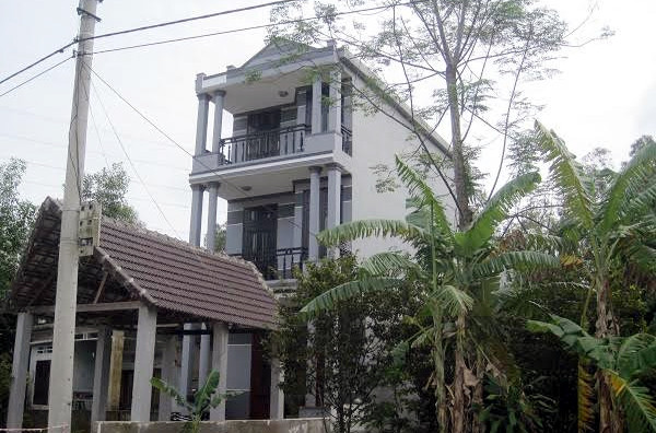 Làng tỷ phú ở Đà Nẵng: Sắm xe sang, lấy vợ nước ngoài ảnh 7