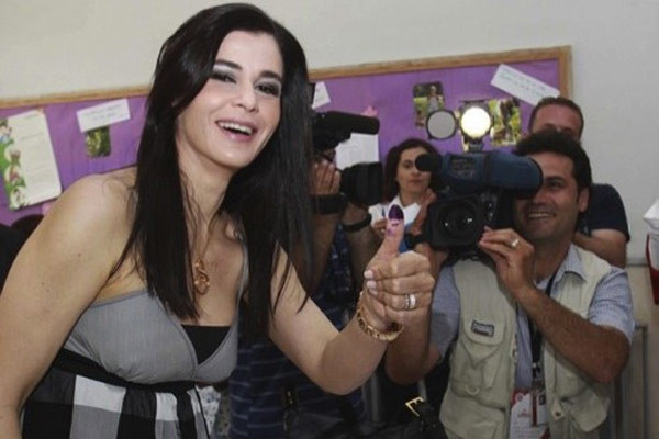 10 nữ chính khách nóng bỏng nhất thế giới ảnh 3