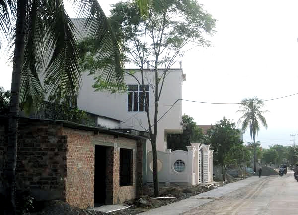 Làng tỷ phú ở Đà Nẵng: Sắm xe sang, lấy vợ nước ngoài ảnh 10