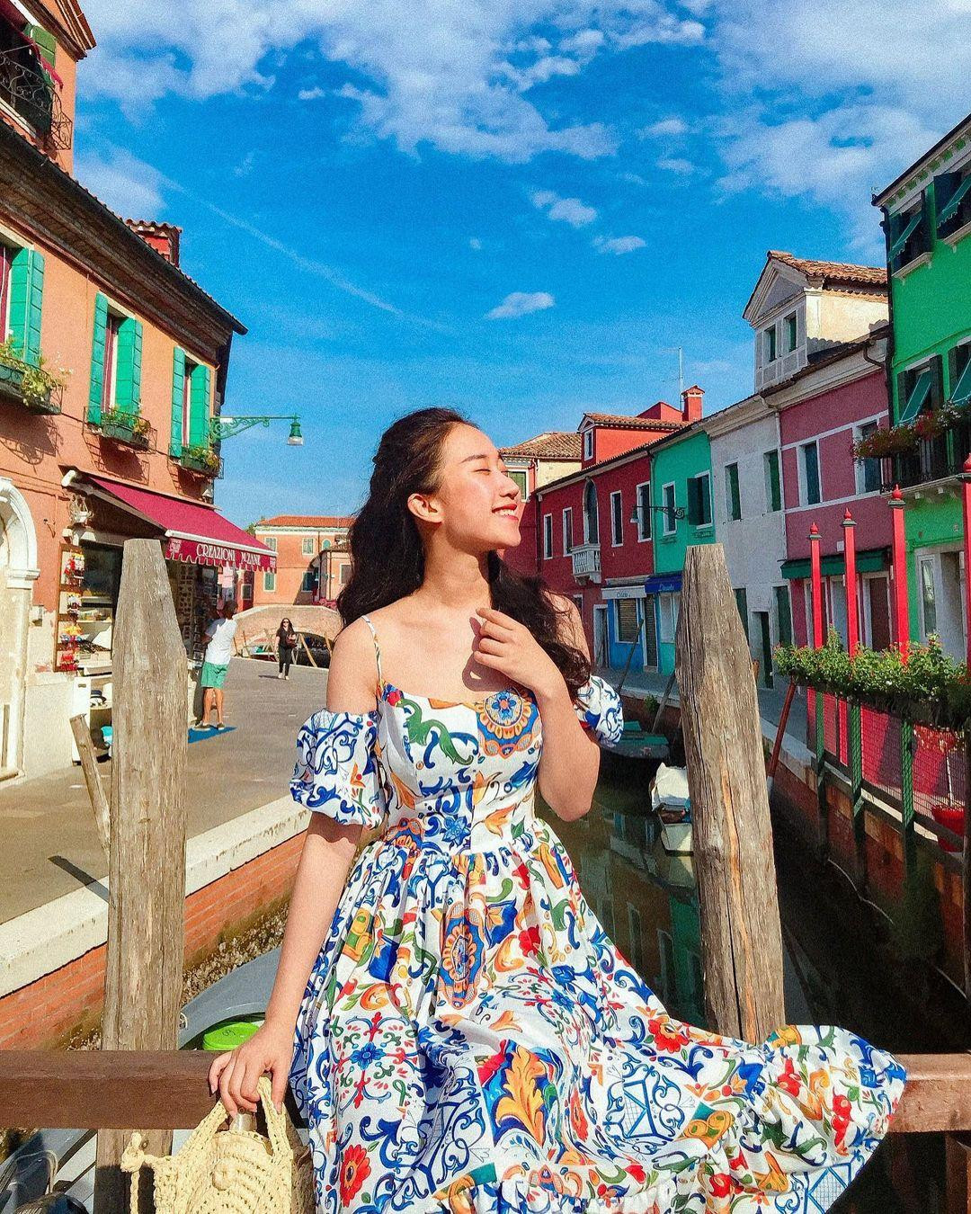 Đặng Thùy Dương sở hữu bộ sưu tập ảnh check-in tại nhiều địa điểm đẹp như mơ khắp thế giới.