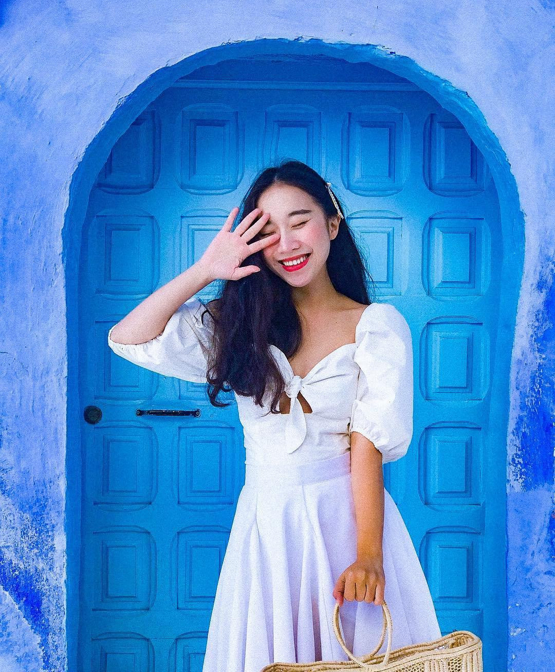 Cô bạn ở Chefchaouene, Maroc