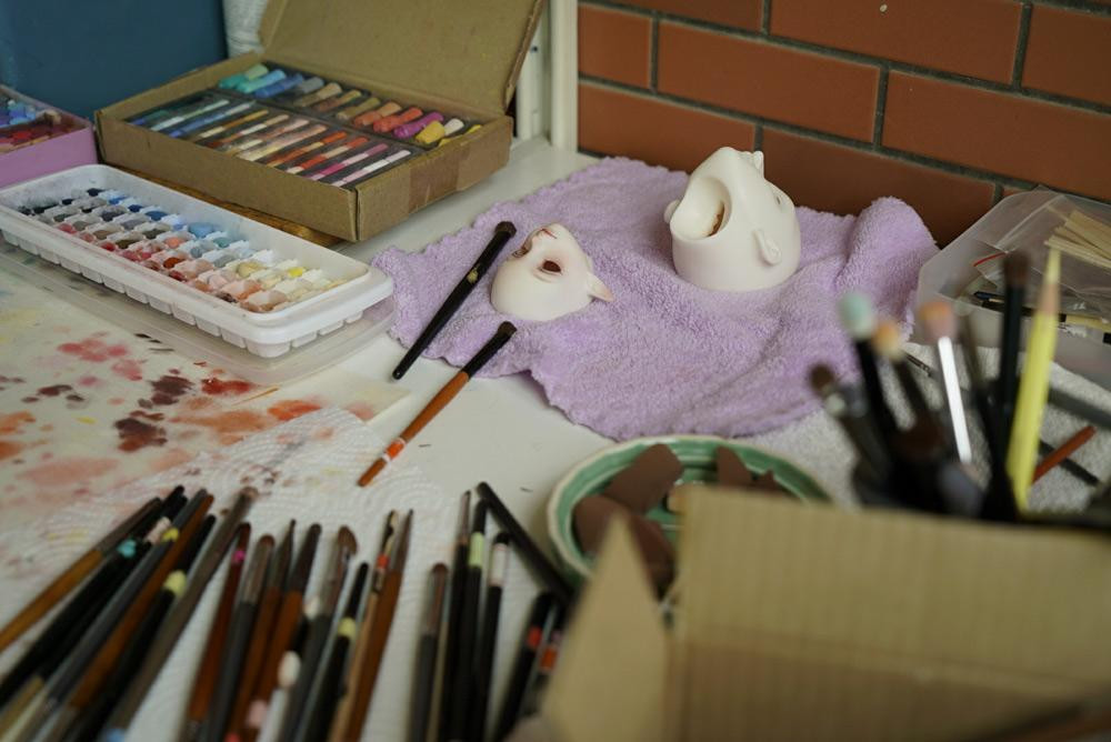 Bàn làm việc của Gong trong căn hộ tại Thượng Hải. - Ảnh: Wu Huiyuan Bàn làm việc của Gong trong căn hộ tại Thượng Hải. - Ảnh: Wu Huiyuan