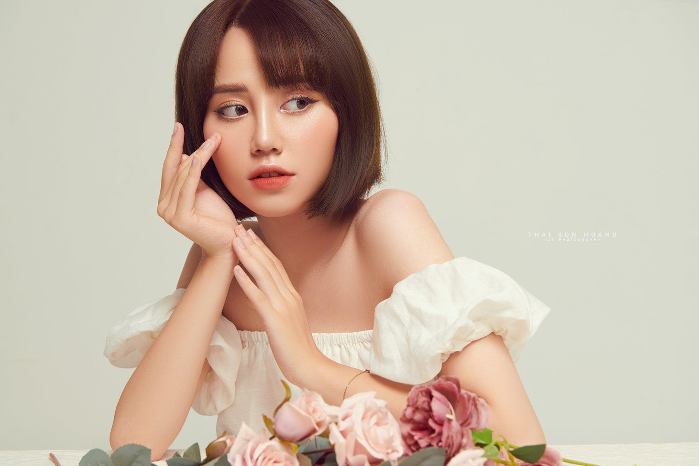 Nữ sinh 10x có gương mặt xinh xắn như búp bê