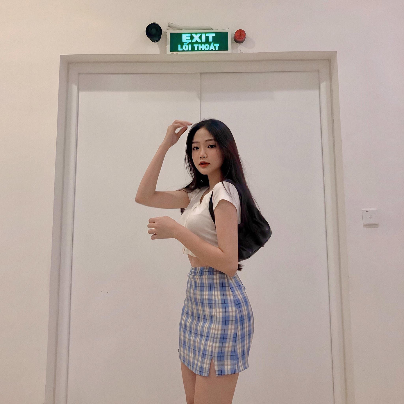 Nữ sinh 10x có gu ăn mặc đơn giản, năng động, tôn lợi thế hình thể khỏe khoắn. Nữ sinh 10x có gu ăn mặc đơn giản, năng động, tôn lợi thế hình thể khỏe khoắn.