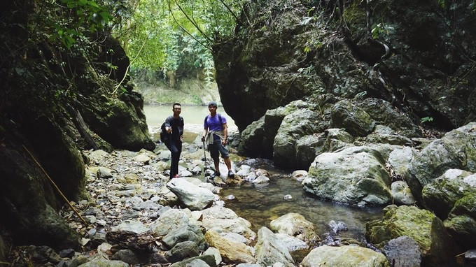 Họ tham gia bảo vệ rừng bằng cách lập các tổ chức tự quản, cử thanh niên trai tráng canh giữ không cho người ngoài vào rừng, ai phá rừng sẽ bị nghiêm trị theo pháp luật và lệ làng.