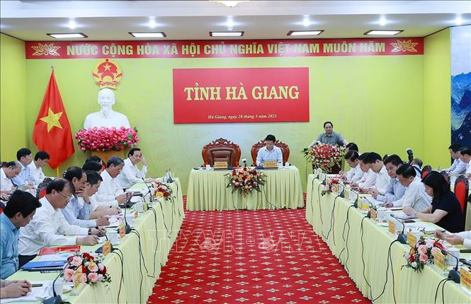 Thủ tướng Phạm Minh Chính kết luận buổi làm việc với lãnh đạo chủ chốt tỉnh Hà Giang. Ảnh: Dương Giang/TTXVN