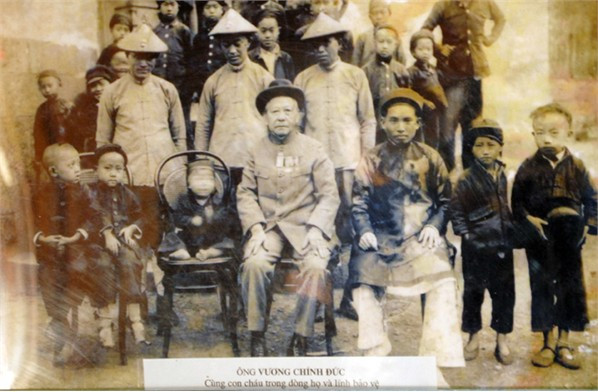 Ảnh chụp toàn thể gia đình 