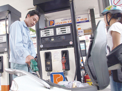 Giá xăng dầu liên tục thay đổi từ đầu năm đến nay. Ảnh: Xuân Phú