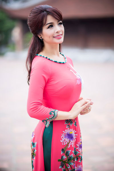 Người mẫu Thúy Hằng: ‘Phụ nữ có quyền kiếm tiền bằng nhan sắc’ ảnh 1