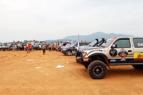 Đủ loại xe 4x4 có mặt. Đủ loại xe 4x4 có mặt