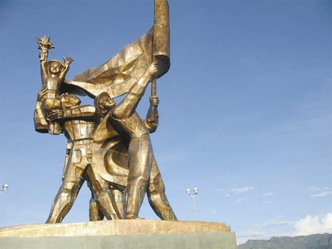 Tượng đài Chiến thắng Điện Biên Phủ. Ảnh: Phùng Sưởng