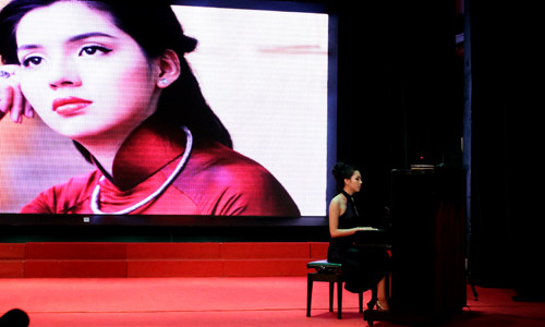 Biểu diễn đàn piano