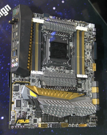 Bo mạch chủ ASUS ZEUS