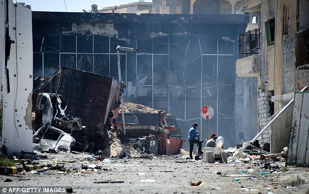 Khu dân cư Misrata được cho là bị phá hủy bởi bom chùm. Khu dân cư Misrata được cho là bị phá hủy bởi bom chùm