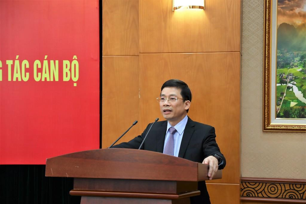 Tân Phó trưởng Ban Kinh tế T.Ư Nguyễn Duy Hưng sinh năm 1971, là thạc sỹ Luật học Tân Phó trưởng Ban Kinh tế T.Ư Nguyễn Duy Hưng sinh năm 1971, là thạc sỹ Luật học