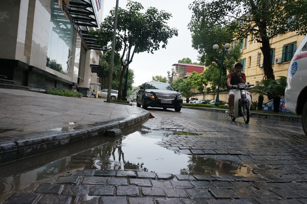 Thành những hố chứa nước