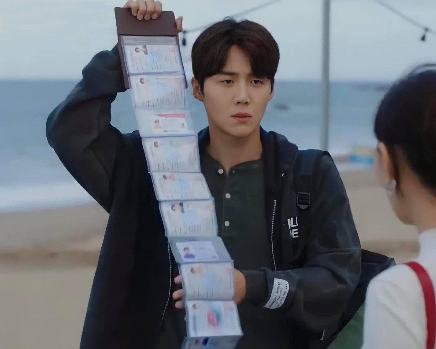 Thách thức câu nói của ông bà “Một nghề cho chín còn hơn chín nghề”! "Tổ trưởng Hong" Kim Seon Ho sở hữu hàng chục bằng cấp lẫn chứng chỉ nghề nghiệp. Thách thức câu nói của ông bà “Một nghề cho chín còn hơn chín nghề”! "Tổ trưởng Hong" Kim Seon Ho sở hữu hàng chục bằng cấp lẫn chứng chỉ nghề nghiệp.