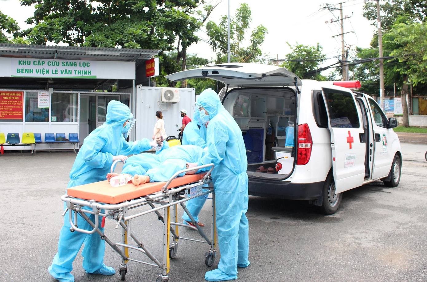 Chăm sóc F0 ngoài cộng đồng, xử lý kịp thời ca chuyển biến nặng để hạn chế tử vong