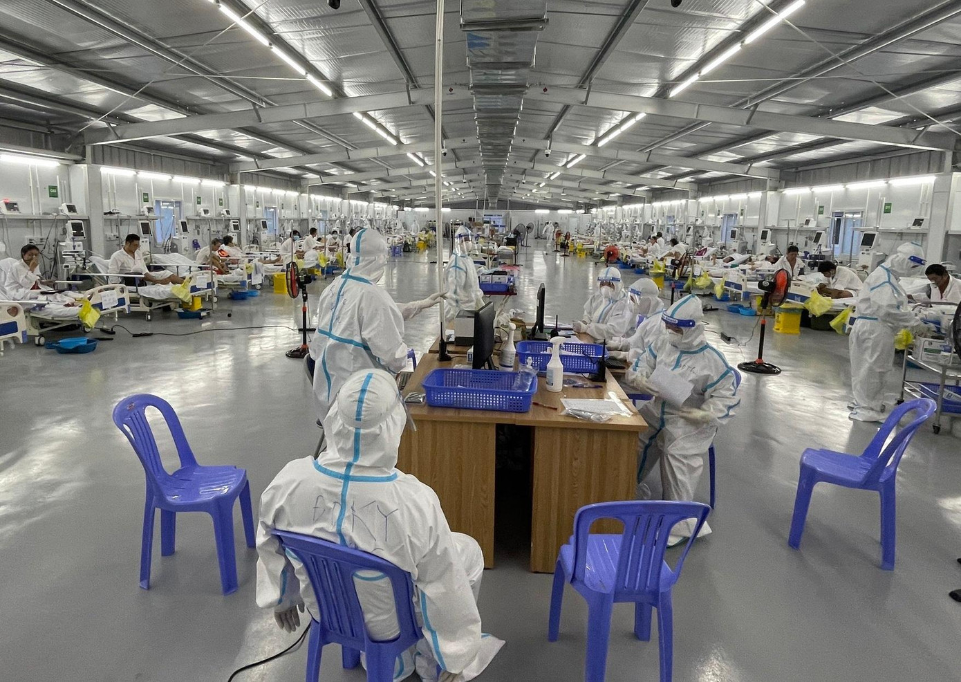 Trung tâm Hồi sức COVID-19 quy mô 500 giường được Bệnh viện Việt Đức thiết lập tại TPHCM