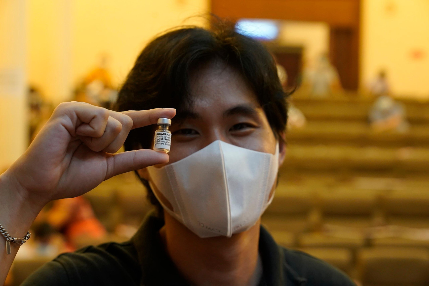 Đối tượng tiêm chủng sẽ không còn bị giới hạn, tất cả công dân trên 18 tuổi đều được chích vắc xin COVID-19.