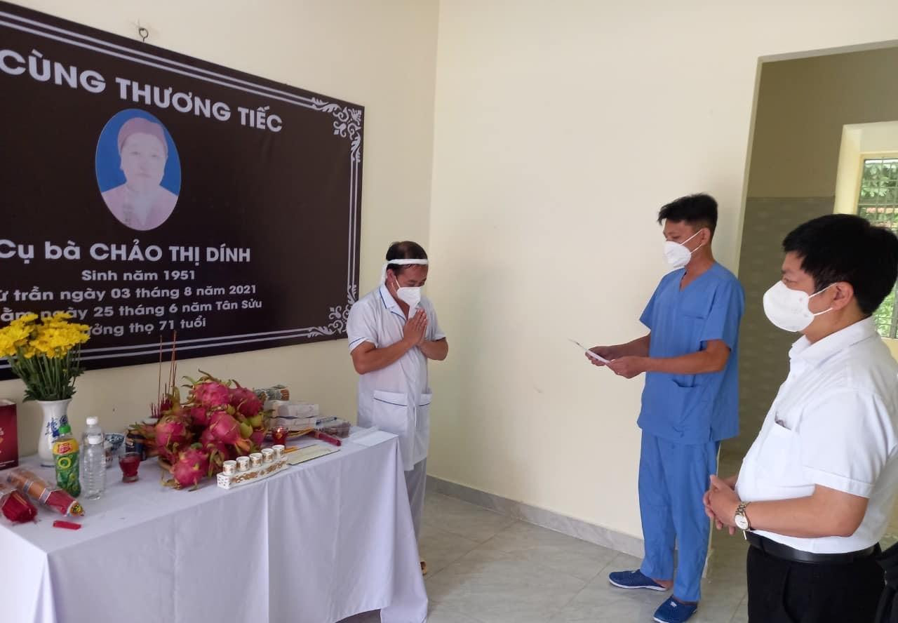 Mẹ mất ở Hà Giang, điều dưỡng đi chống dịch vái vọng từ phương xa ảnh 1