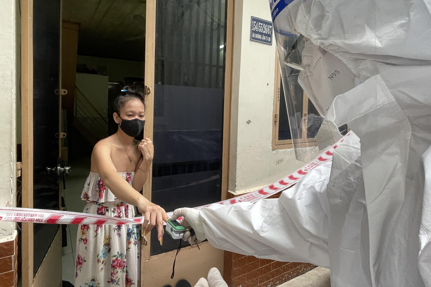 Những F0 đã tự điều trị khỏi bệnh đang có nhiều giải pháp để xác minh tiến tới cấp "Thẻ xanh COVID-19" Những F0 đã tự điều trị khỏi bệnh đang có nhiều giải pháp để xác minh tiến tới cấp "Thẻ xanh COVID-19"