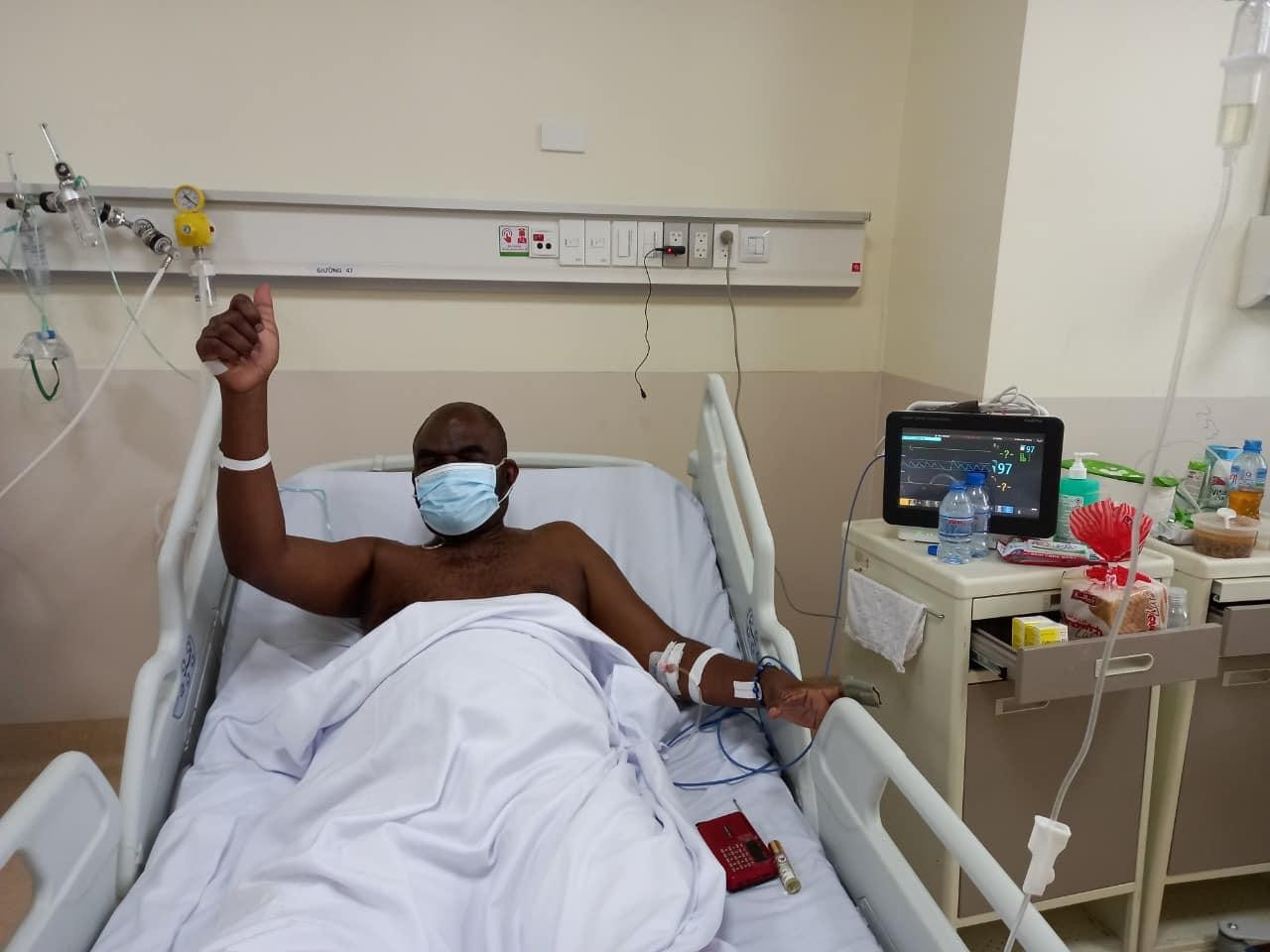 Niềm vui của bệnh nhân người Congo sau khi được y bác sĩ Việt Nam cứu sống