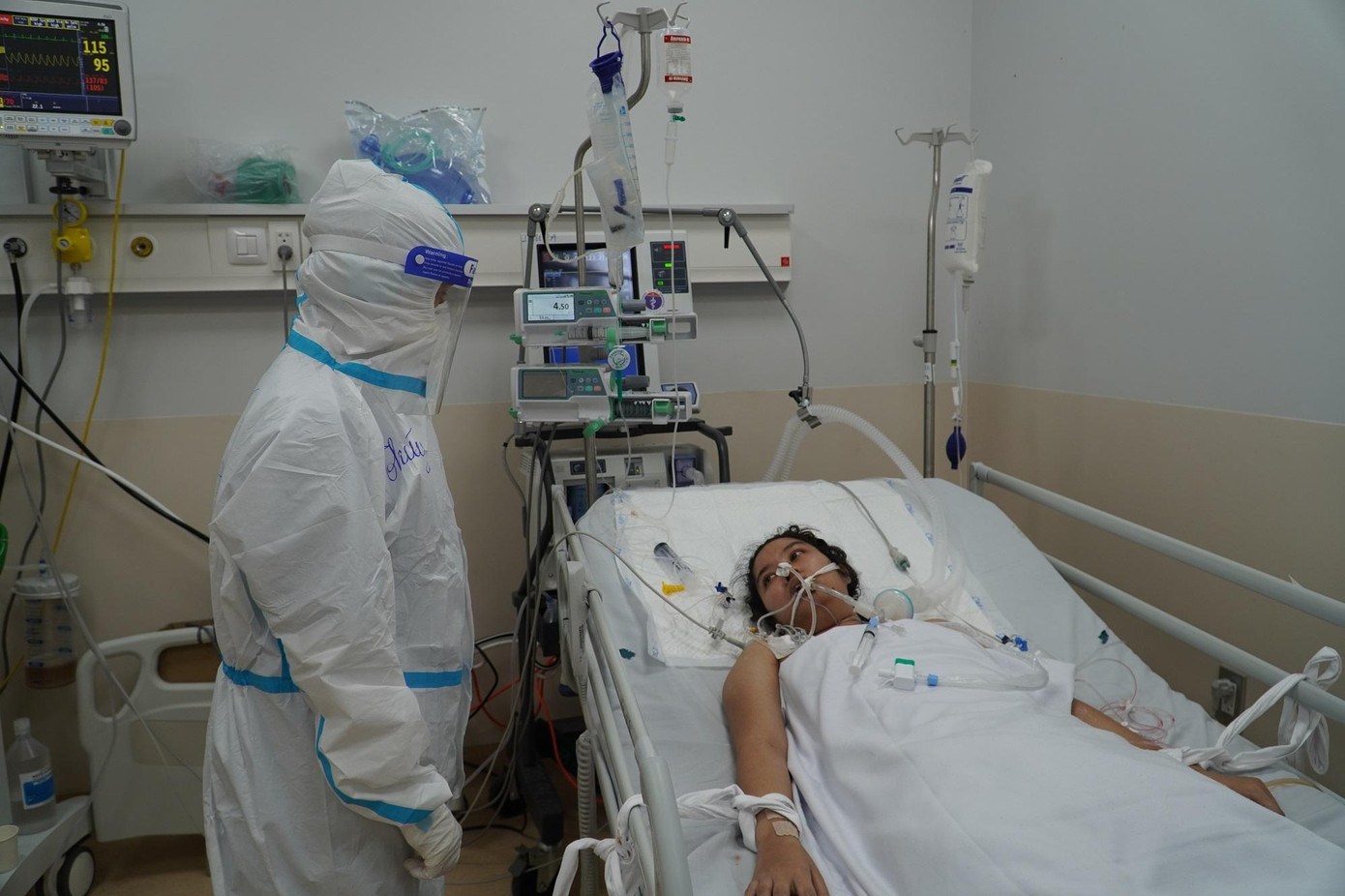 Nhóm bệnh nhân COVID-19 từng trong tình trạng nguy kịch được đánh giá có tỷ lệ trầm cảm cao nhất Nhóm bệnh nhân COVID-19 từng trong tình trạng nguy kịch được đánh giá có tỷ lệ trầm cảm cao nhất