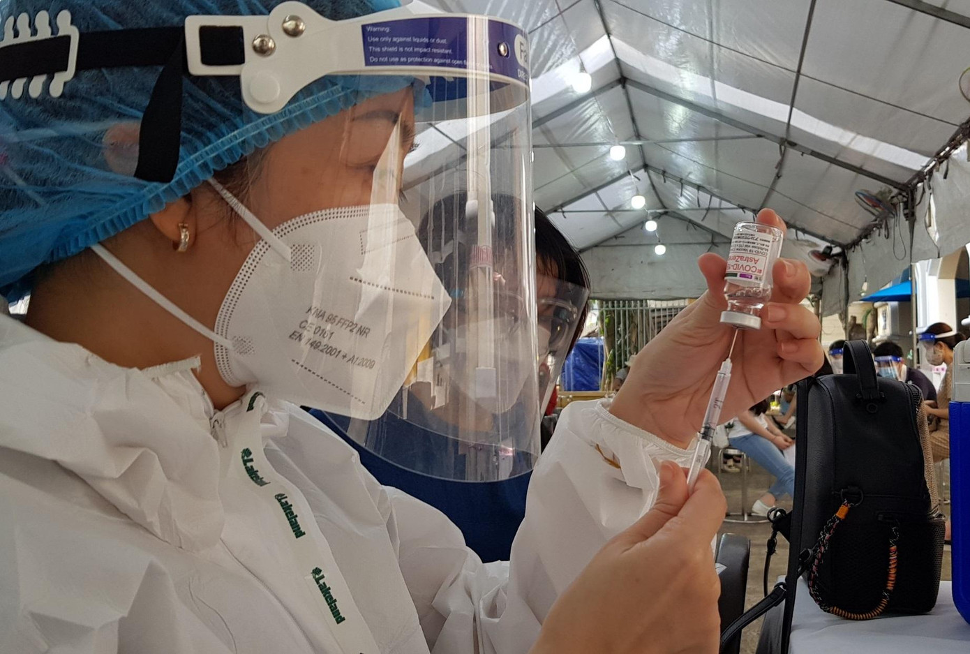 Về cơ bản tất cả các quận huyện trên toàn thành phố đã đạt và vượt mục tiêu tiêm chủng để ra Về cơ bản tất cả các quận huyện trên toàn thành phố đã đạt và vượt mục tiêu tiêm chủng để ra