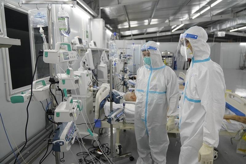 Dịch COVID-19 đang gây áp lực rất lớn lên hệ thống điều trị trên địa bàn TPHCM. Dịch COVID-19 đang gây áp lực rất lớn lên hệ thống điều trị trên địa bàn TPHCM.