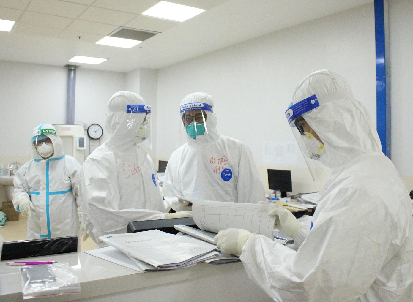 Nguồn nhân lực chuyên môn trong cuộc chiến chống dịch tại TPHCM đang có sự tham gia của rất nhiều y bác sĩ trên khắp cả nước.