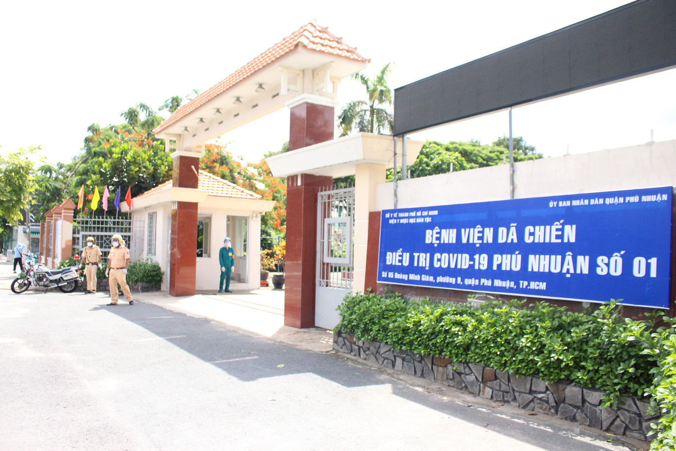 Những Bệnh viện Dã chiến thiết lập tại các trường học sẽ từng bước được trả lại để chuẩn bị đón học sinh Những Bệnh viện Dã chiến thiết lập tại các trường học sẽ từng bước được trả lại để chuẩn bị đón học sinh