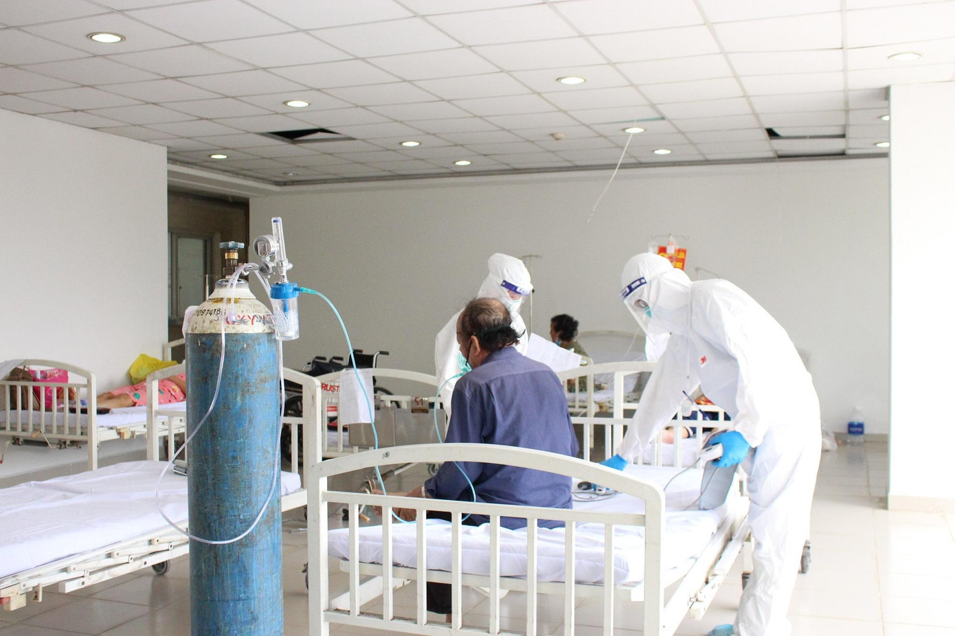 Số ca mới mắc COVID-19 được ghi nhận mỗi ngày vẫn ở mức khoảng 3.000 bệnh nhân. Số ca mới mắc COVID-19 được ghi nhận mỗi ngày vẫn ở mức khoảng 3.000 bệnh nhân.