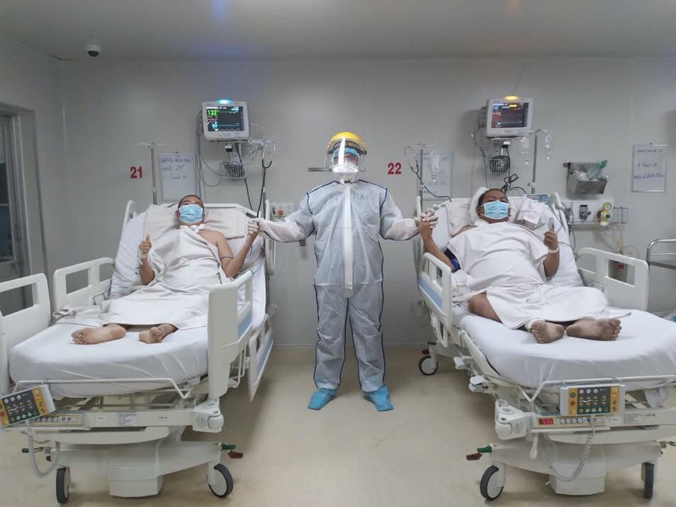 Các bác sĩ đã làm nên điều kỳ diệu khi hai anh em bệnh nhân vượt qua cơn nguy kịch. Các bác sĩ đã làm nên điều kỳ diệu khi hai anh em bệnh nhân vượt qua cơn nguy kịch.