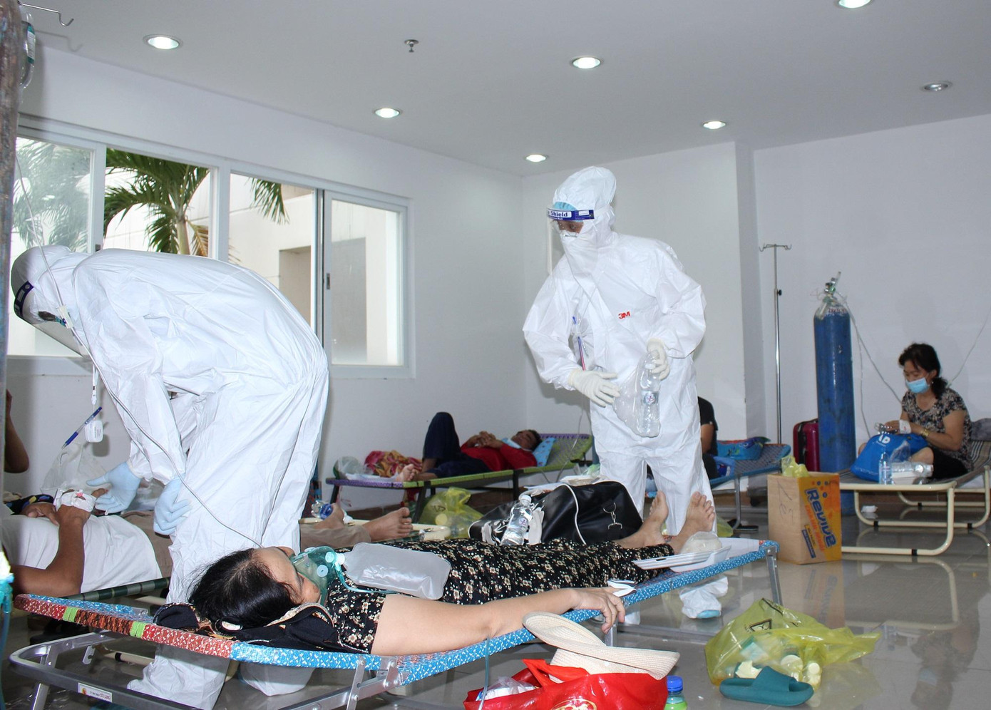 Số ca mắc COVID-19 phải nhập viện điều trị vẫn tăng cao dù thành phố đã thực hiện nhiều giải pháp phòng chống. Số ca mắc COVID-19 phải nhập viện điều trị vẫn tăng cao dù thành phố đã thực hiện nhiều giải pháp phòng chống.