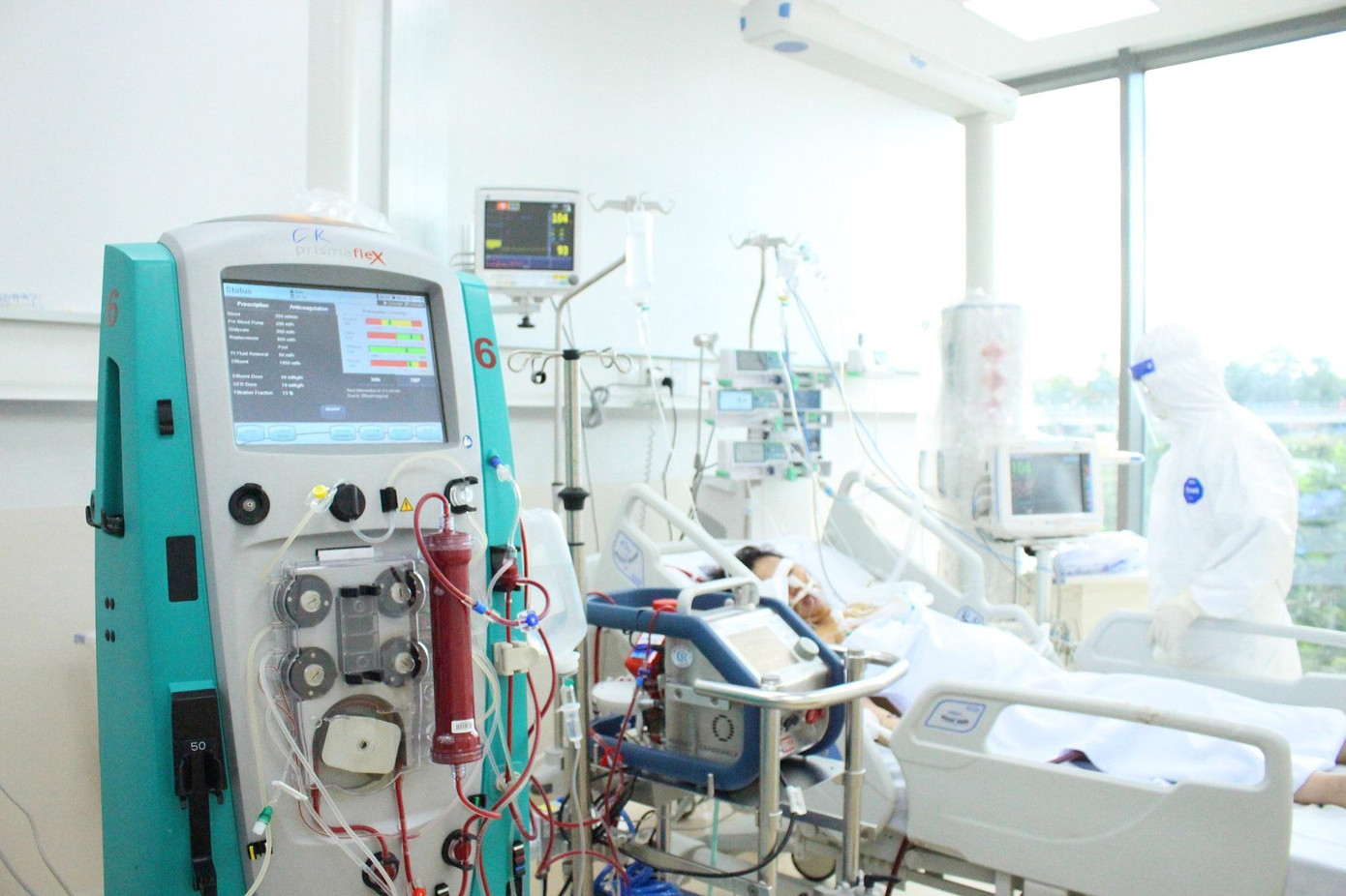 Một trường hợp nguy kịch phải sử dụng đến hệ thống tim phổi nhân tạo (ECMO).