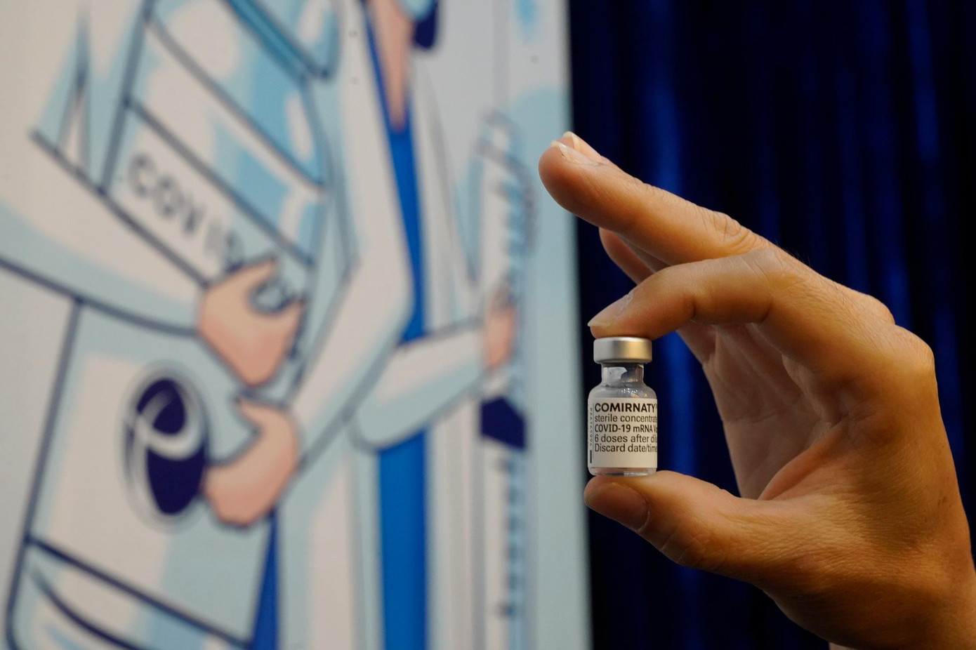 Vắc xin đang trở thành vũ khí quan trọng để giúp cộng đồng sớm vượt qua đại dịch. Vắc xin đang trở thành vũ khí quan trọng để giúp cộng đồng sớm vượt qua đại dịch.