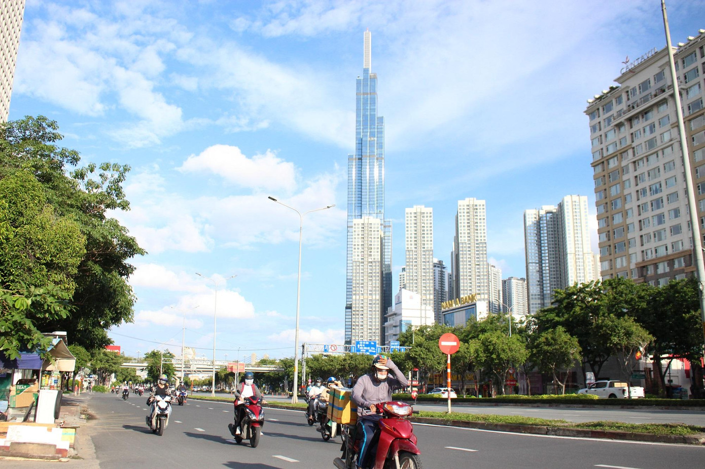 Người dân cần nâng cao ý thức phòng chống dịch để đưa cả xã hội trở lại giai đoạn bình thường mới. Người dân cần nâng cao ý thức phòng chống dịch để đưa cả xã hội trở lại giai đoạn bình thường mới.